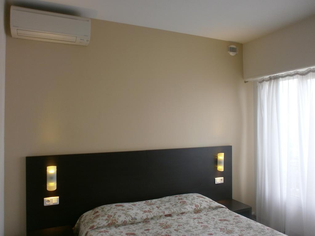 Hotel Magnan Niza Habitación foto